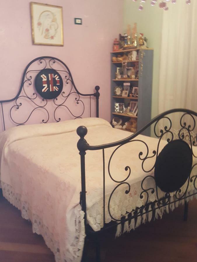 La Casa Della Quercia Guest House Lorenzana Ngoại thất bức ảnh